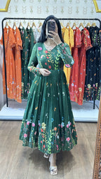 Mrinalini  Green Kurta Set