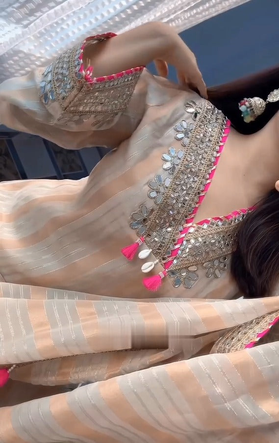 Premium Tissue Pom Pom Suit